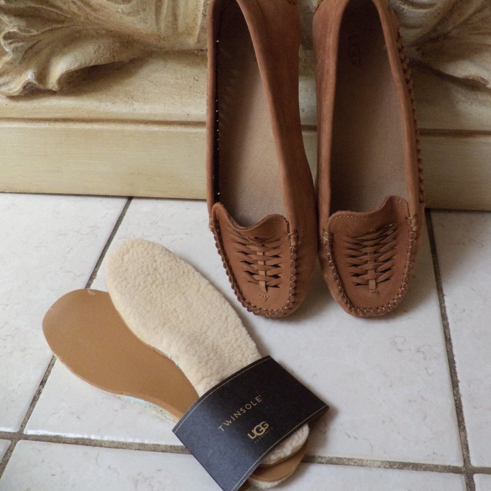 Women's UGG Loafers ~ Brown Leather Shoes with New Pair of Twin Insoles-Size:8